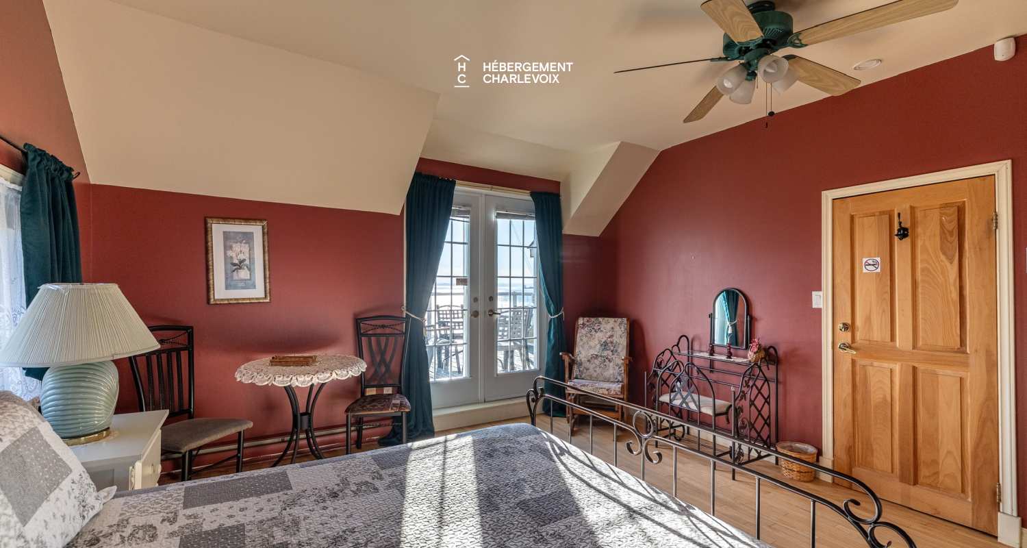 JAU-230 - Historic riverfront home with private hot tub
